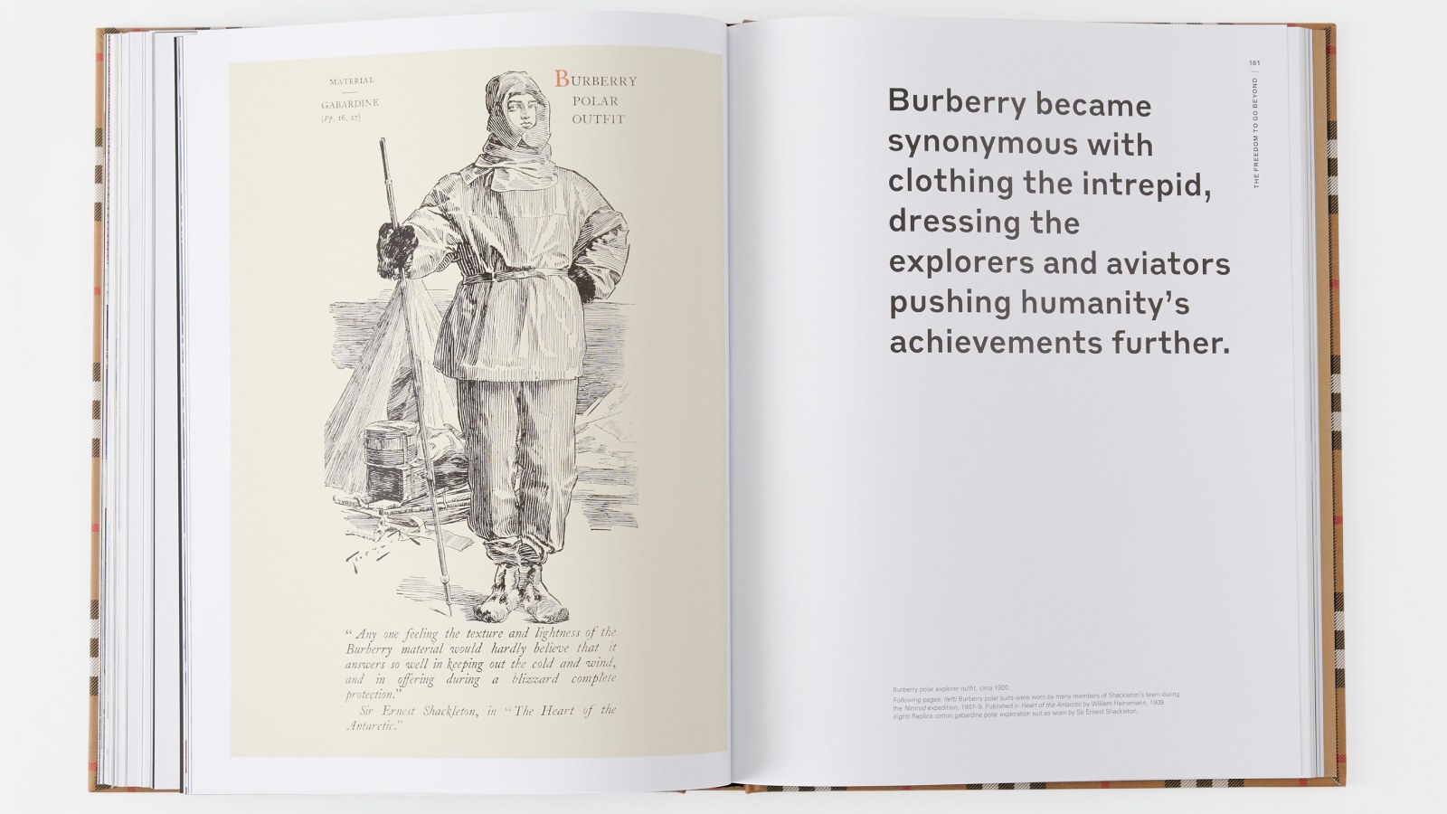 A la izquierda, ilustración de un hombre con traje de explorador diseñado por Burberry en los años 20. En la página contigua se puede leer: “La casa se convirtió en sinónimo de vestir a los intrépidos y aviadores que empujaban los logros de la humanidad”. Páginas 180 y 181. - imagen 3