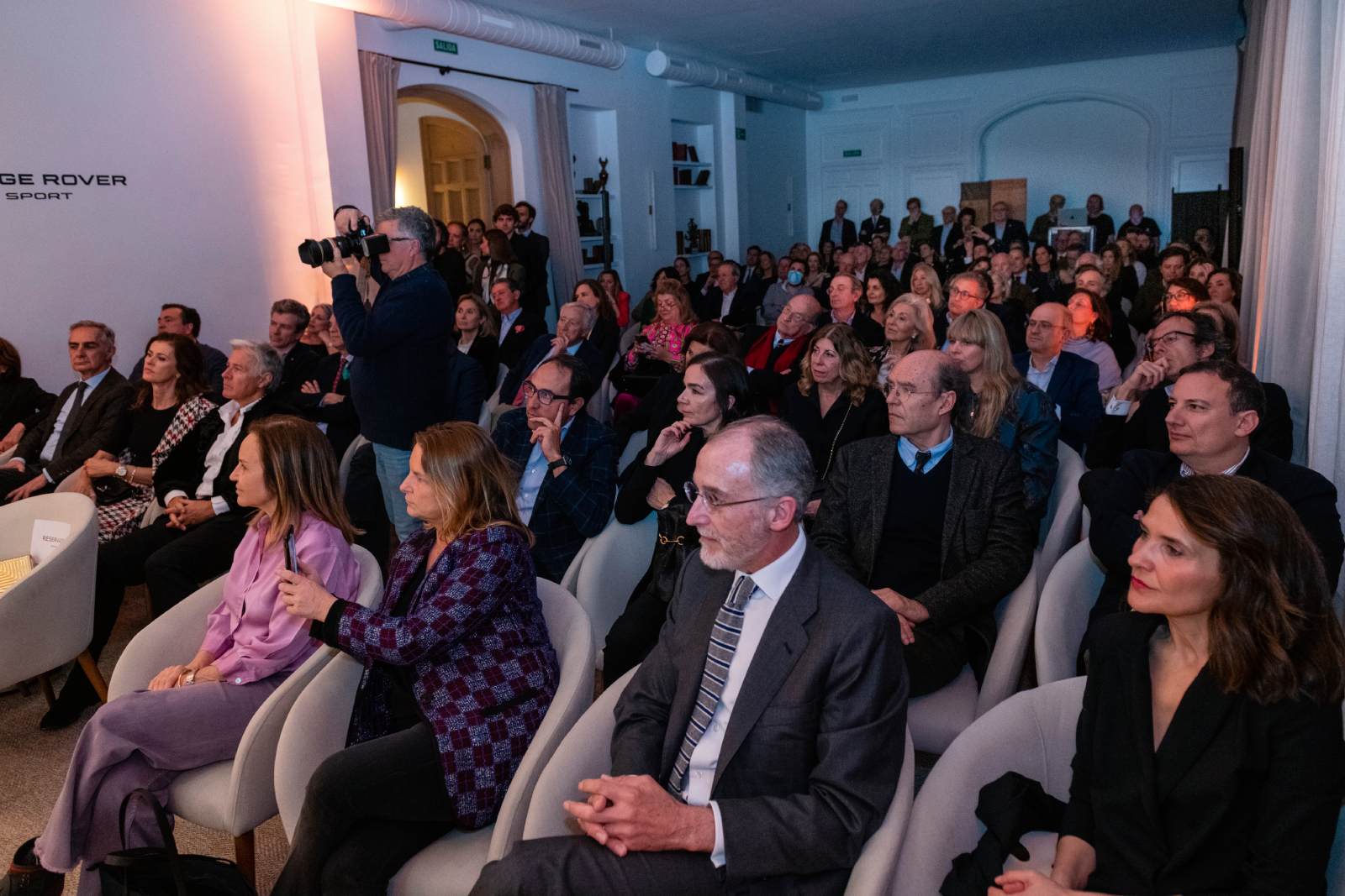 Los asistentes en el Salón Auditorio del Club Monteverdi durante la presentación de Ivan Martínez-Cubells y Marta Robles.

 - imagen 1