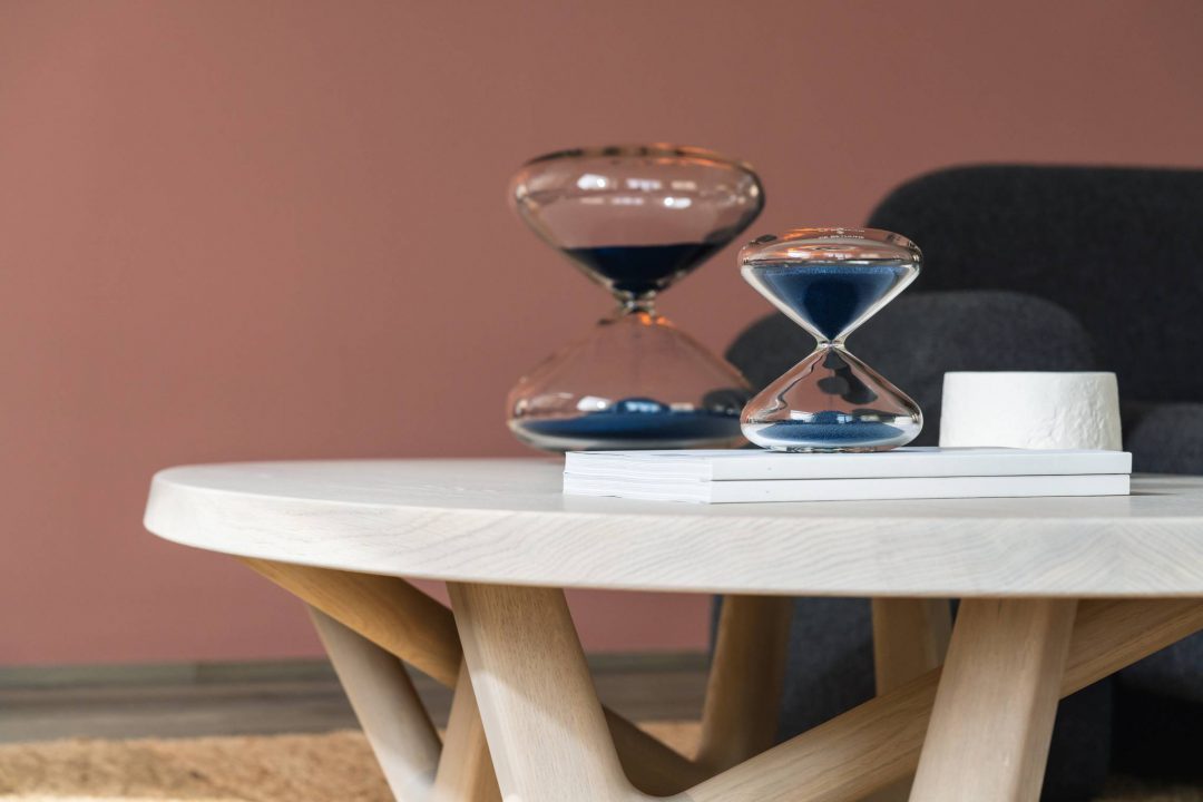 Foto de los dos modelos del reloj de arena Blue Hourglass