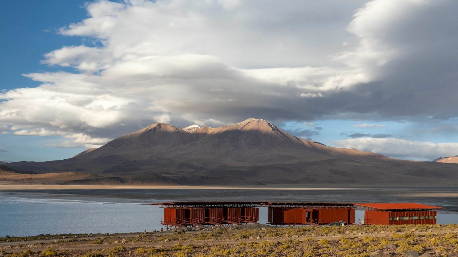 Del desierto de Atacama en Chile al mayor salar del mundo en Bolivia