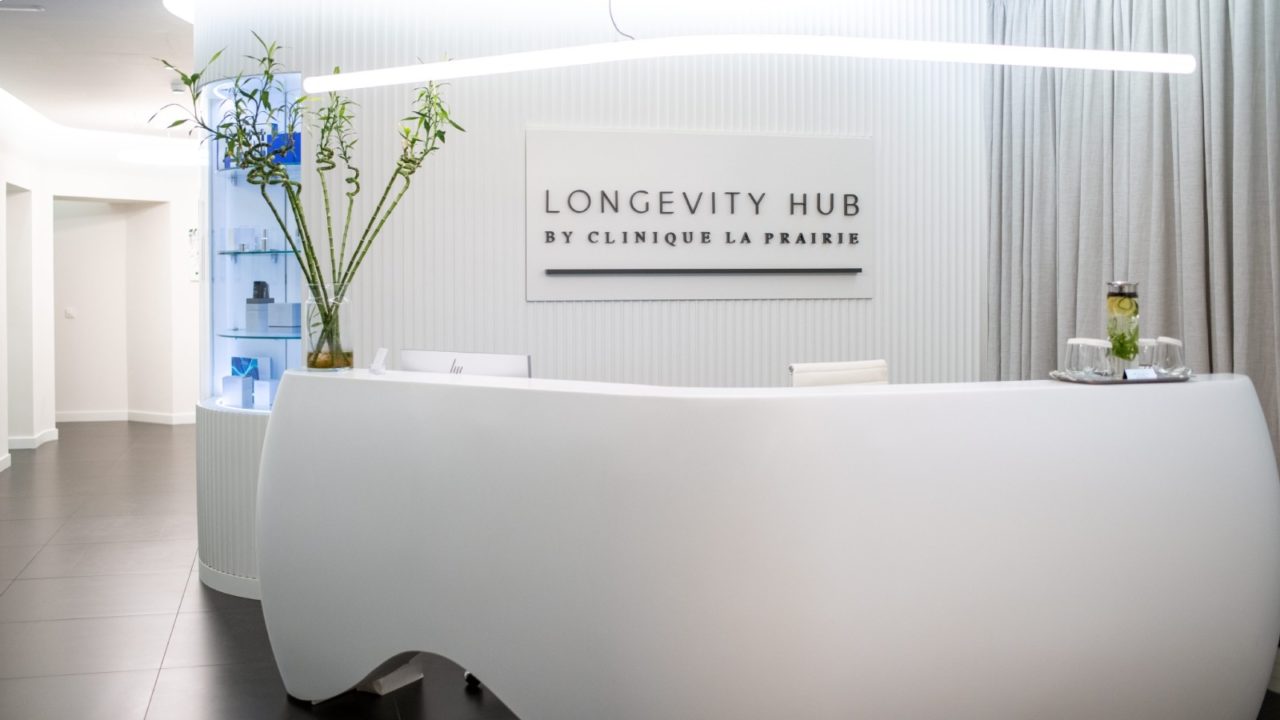 recepción de la clínica Longevity Hub by Clinique La Prairie en Madrid. 