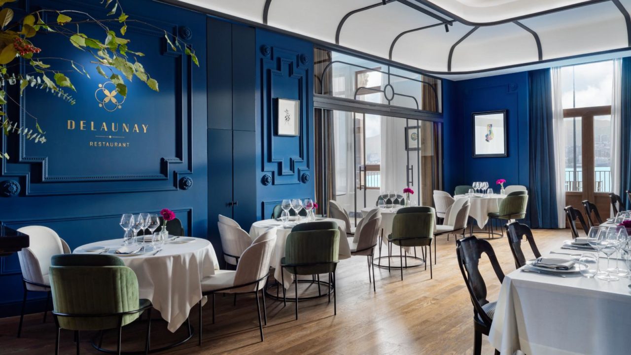 Interior del restaurante Delaunay, dirigido por Beñat Ormaetxea, en el Hotel Palacio Arriluce. 